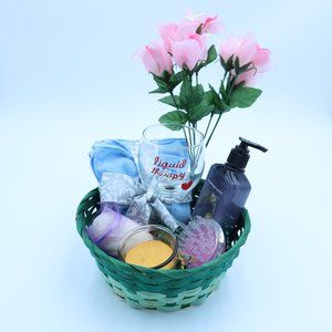 7pc Mothers Day Essential Basket filled with Bath